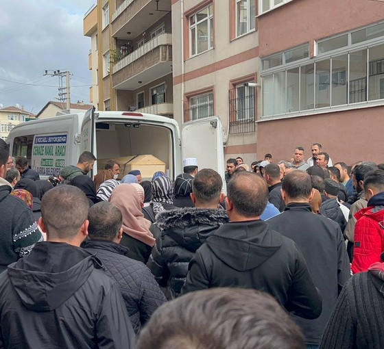 Kocaeli'de baba ile 4 yaşındaki kızı evde ölü bulundu