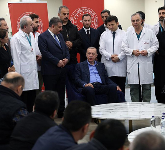 Erdoğan, yaralı madencileri ziyaret etti: Şu anda daha iyi bir konumdalar