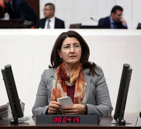 HDP eski milletvekili Gülser Yıldırım cezaevinden 4 ay gecikmeli tahliye edildi