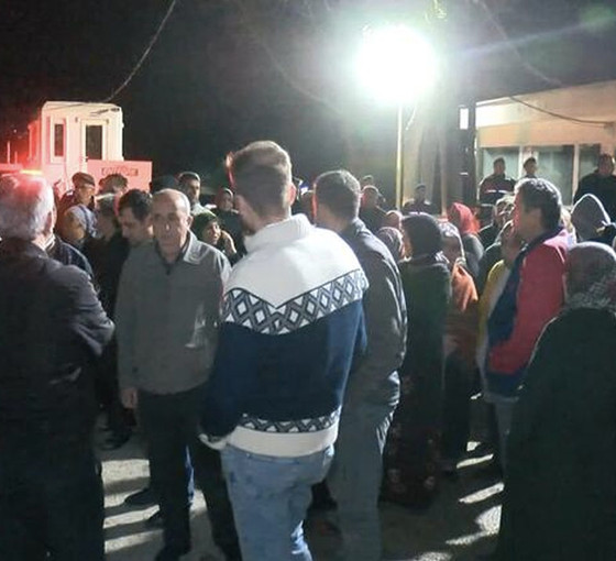 Evlerinin yakınında dinamit patladı: Deprem oldu sanıp sokağa döküldüler