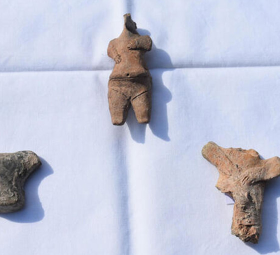 Ulucak Höyüğü'nde insan figürleri bulundu