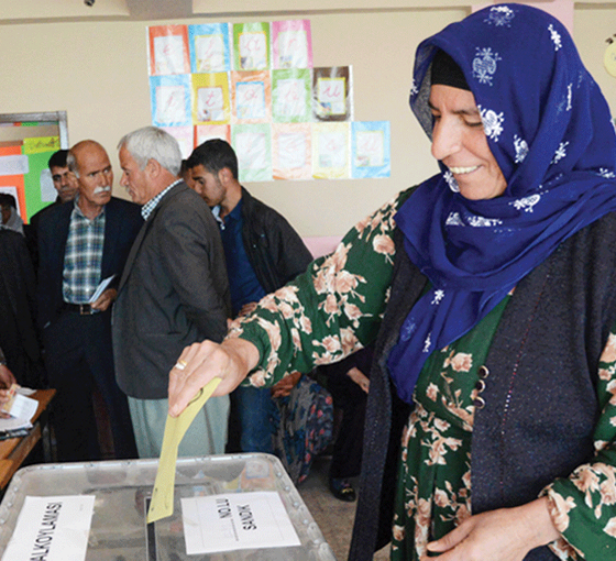 AKP'nin gündemi partiden uzaklaşan muhafazakar Kürt seçmen
