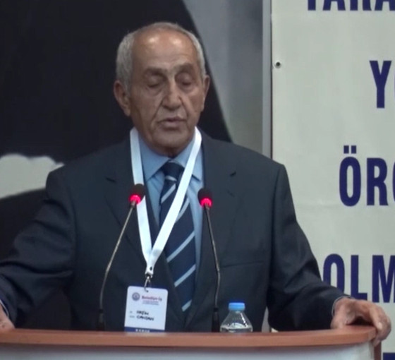 Kürsüde konuşma yaparken fenalaşan eski sendikacı vefat etti