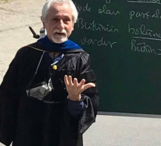 Boğaziçi Üniversitesi, veto ettiği akademisyen Yaman Barlas'ın başarısıyla övündü
