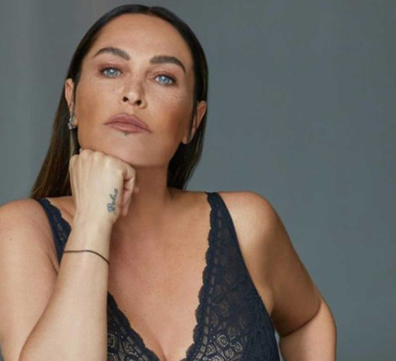 Hülya Avşar'dan Nükhet Duru'ya 'tayt' tepkisi: İsterlerse çıplak da gezebilirler