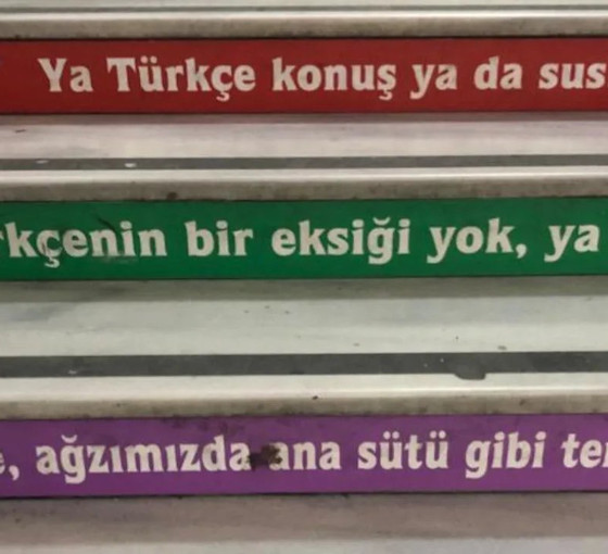 Şırnak Barosu'ndan okul merdivenindeki ırkçı yazılara suç duyurusu