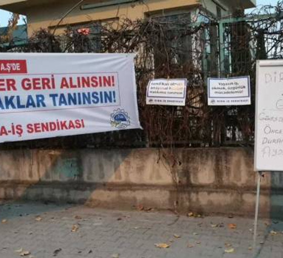 Sendikalaştıkları için işten çıkarılan işçilerin eylemi devam ediyor: 'Dışarıda bambaşka bir hayat varmış'