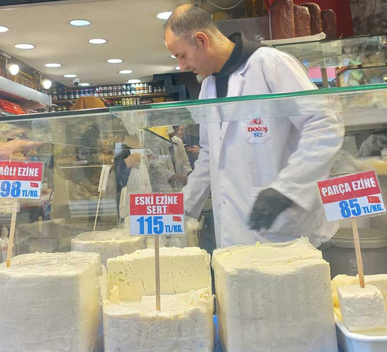 Peynir fiyatları et fiyatlarını geçti: Yurttaş çözümü kırık peynirde buldu