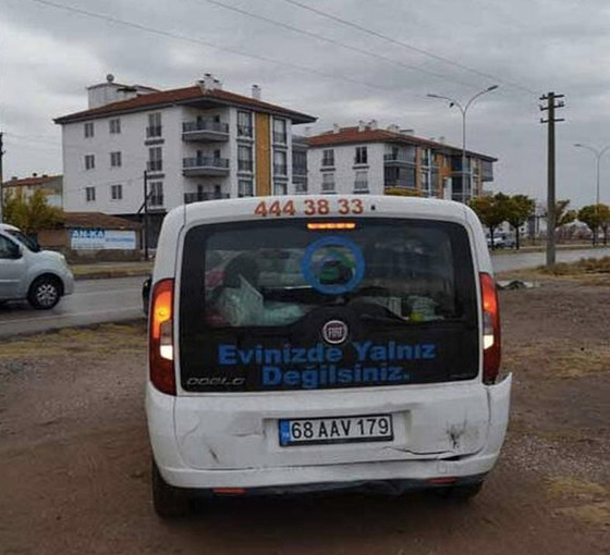 Sağlık görevlileri kaza yaptı: Üç yaralı