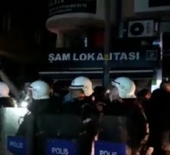 25 Kasım için bildiri dağıtan kadınlara gözaltı