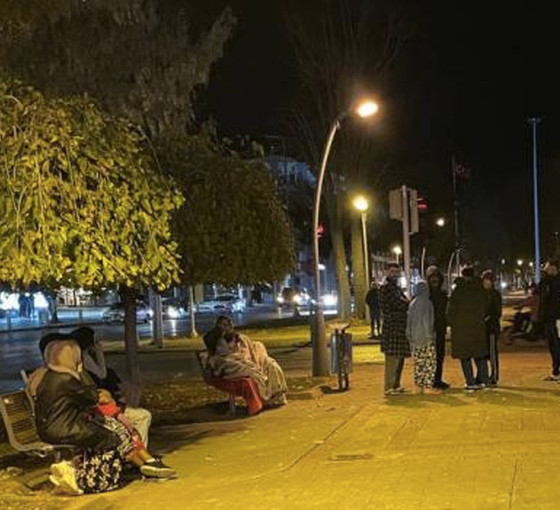 Düzce depremi nedeniyle dört ilde eğitime ara verildi