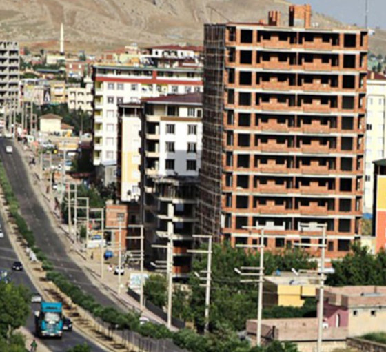 Diyarbakır'da polis rüzgarı hesaplayamadı, bir ilçe gaza boğuldu