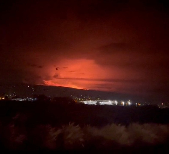 Dünyanın en büyük aktif volkanı Mauna Loa uyandı