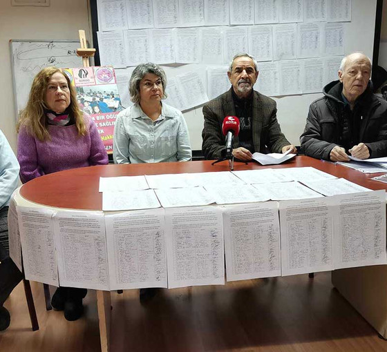 İzmir'de öğrencilere ücretsiz yemek için binlerce imza toplandı
