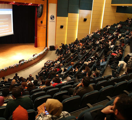 Sakarya Üniversitesi Uluslararası İletişim Bilimleri Sempozyumu (ICOMS) başladı
