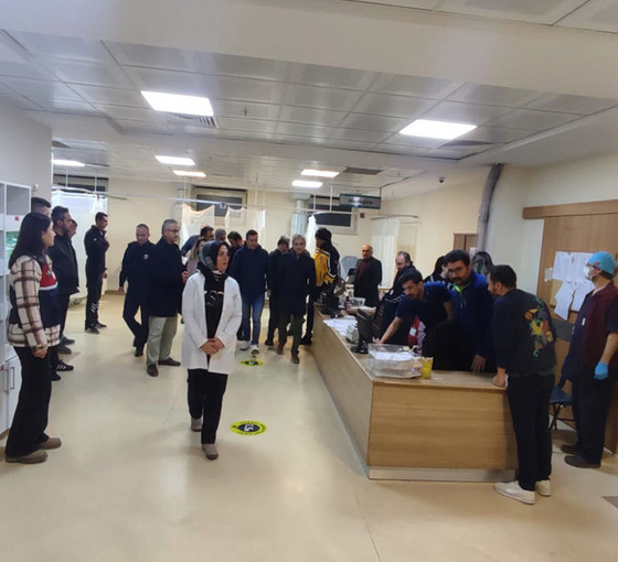 Yatılı okulda kalan 50 öğrenci gıda zehirlenmesi şüphesiyle hastaneye kaldırıldı