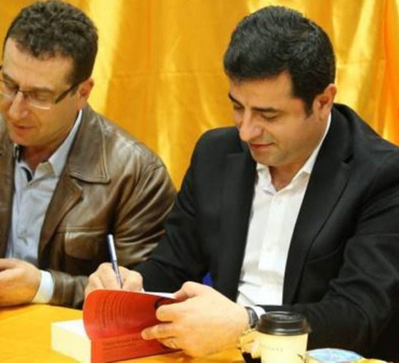 TÜYAP Kitap Fuarı'nda Demirtaş dayanışması