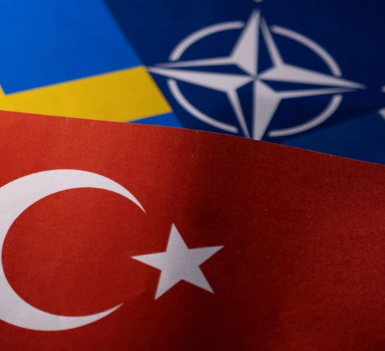 İsveç savunma bakanı Türkiye'ye geliyor: Davet aldım