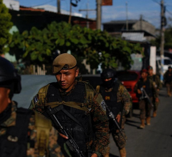 El Salvador'da çete operasyonu: 10 bin asker bir kenti ablukaya aldı
