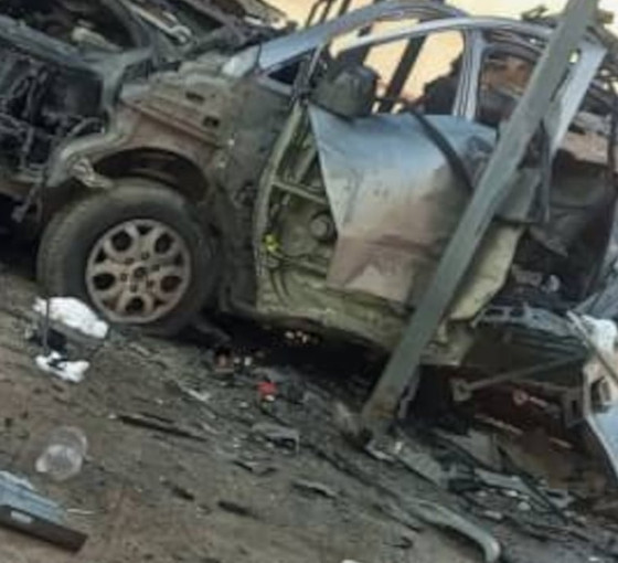 Kamışlı'da araca yerleştirilen bomba patladı