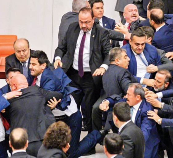 Meclis'in kavgalı tarihi: İki ölü, onlarca yaralı