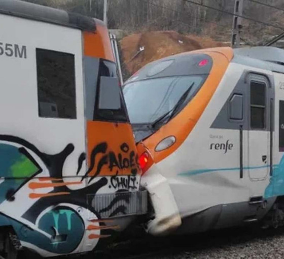 Barcelona'da tren kazası: 155 kişi yaralandı