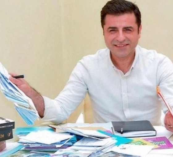 TÜYAP'ta Selahattin Demirtaş için ikinci imza günü