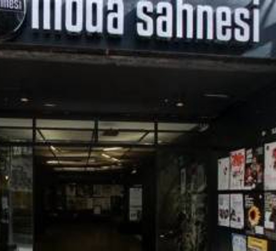 Moda Sahnesi'nden Bakan Ersoy'a tepki: Neden bir tiyatroyu hedef gösterdiniz?