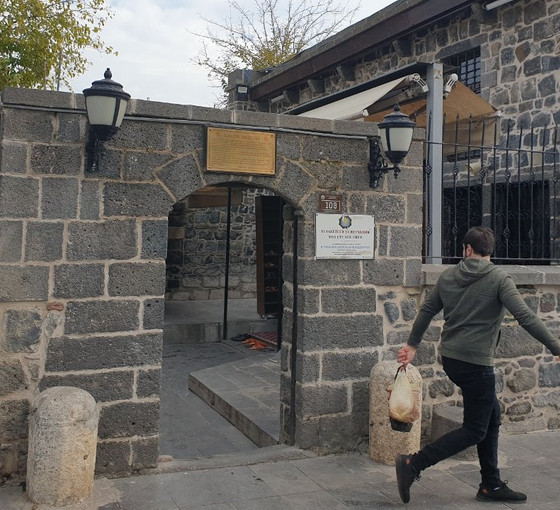 Diyarbakır’da çok sayıda caminin elektriği kesildi