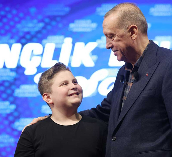 Erdoğan, 'Isabella' ile ünlenen 12 yaşındaki Fevzi'ye 'kilo ver' dedi