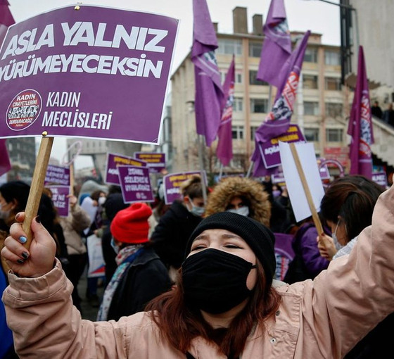 İPA araştırması: İstanbul'da çalışmayan her beş kadından biri 18 yaşından önce evlendirildi