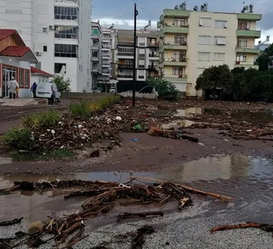 Antalya'nın üç ilçesinde okullar tatil edildi