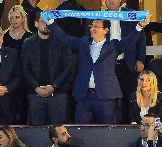 İmamoğlu Anadolu Efes maçında: ‘Söz vermiştim, şimdi işimin başına dönüyorum’