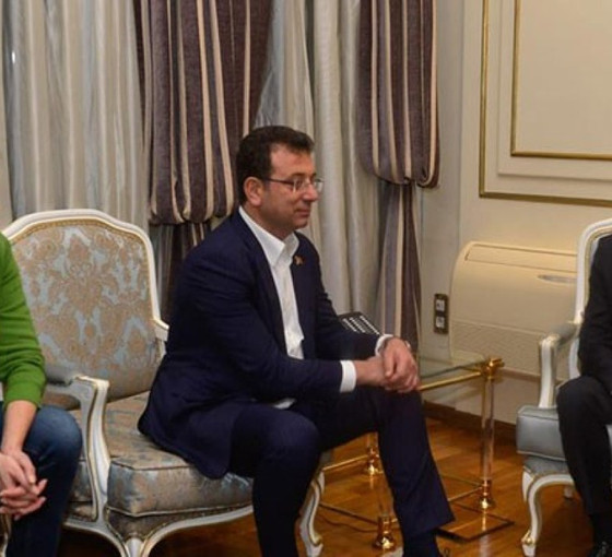 İstanbul'a dönen Kılıçdaroğlu'nu İmamoğlu karşıladı