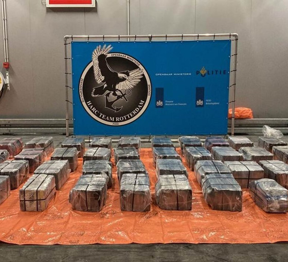 Hollanda'da muz yükleri arasında yaklaşık 1,3 ton uyuşturucu ele geçirildi
