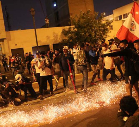 Peru'da Castillo yanlısı eylemler durulmuyor: 30 günlük OHAL ilan edildi