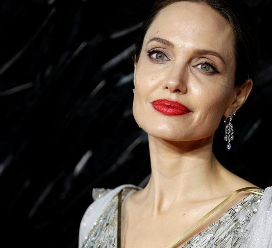 Angelina Jolie BM İyi Niyet Elçiliği görevini bıraktı