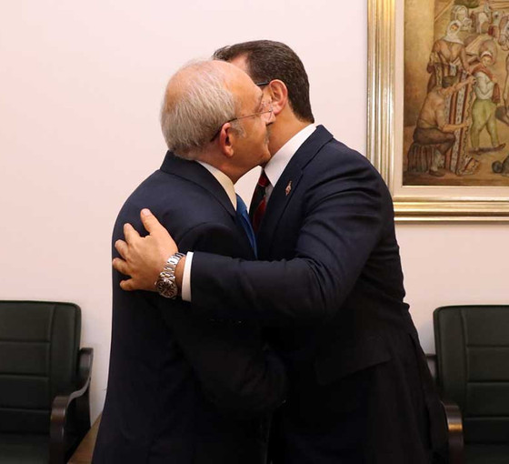 Kılıçdaroğlu İmamoğlu ile kucaklaştı