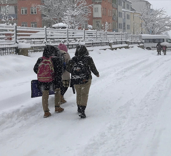 Yozgat'ta kar yağışı nedeniyle eğitime bir gün ara verildi