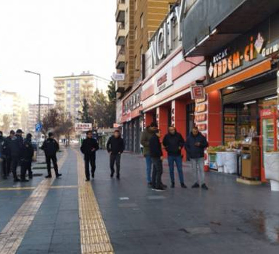 DBP binalarına baskın: Çok sayıda kişi gözaltına alındı
