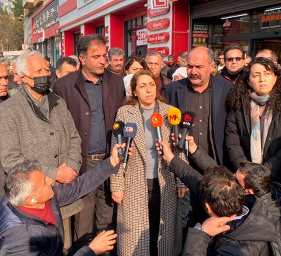 DBP Eş Genel Başkanı Aydeniz: Bu siyasi darbe operasyonları da elbet boşa çıkacaktır