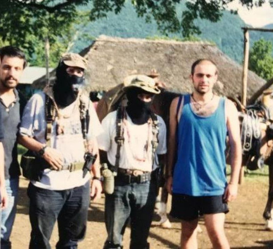 Marcos’un komünü, Deniz’in parkası