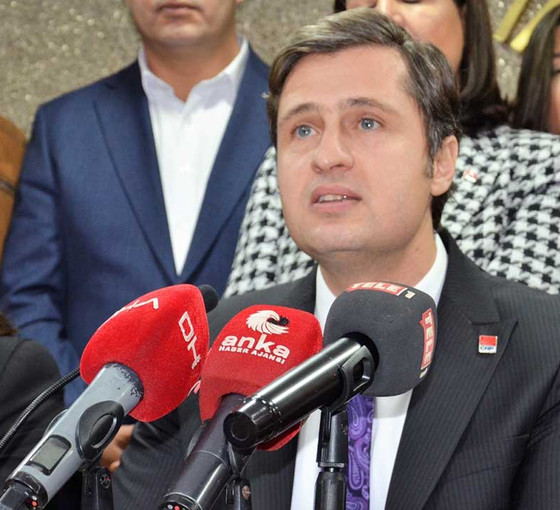 CHP İzmir İl Başkanı Deniz Yücel, milletvekili adaylığı için istifa etti