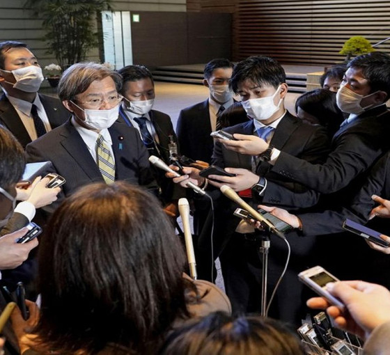 Japonya'da kabine dikiş tutmuyor: Dördüncü bakan istifası