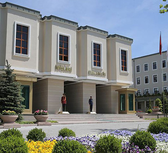İçişleri, Tekirdağ Belediyesi'nde üç yöneticiyi görevden uzaklaştırdı