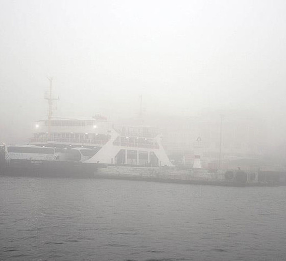Çanakkale Boğazı sis nedeniyle transit gemilere kapatıldı