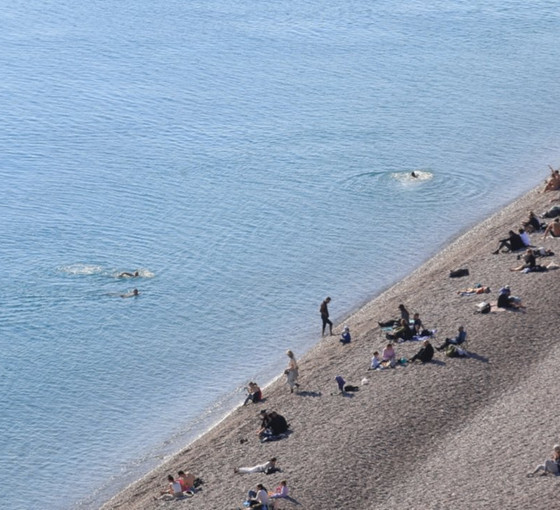 Antalya'da yılın ilk günü denize girildi