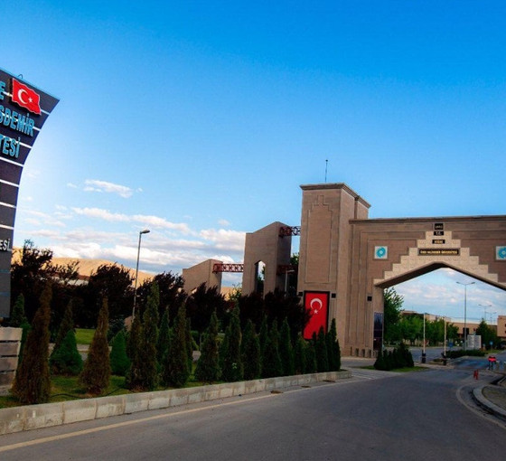 Üniversitede 'kadro vaadiyle cinsel istismar' iddiası