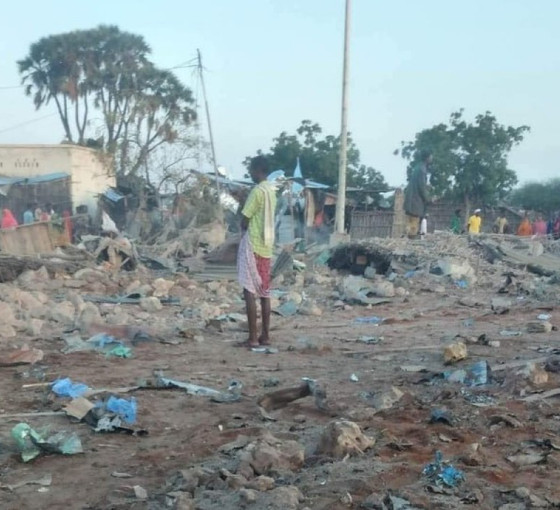 Eş Şebab'tan Somali'de bombalı araçlarla saldırı: En az 10 kişi öldü, evler yıkıldı