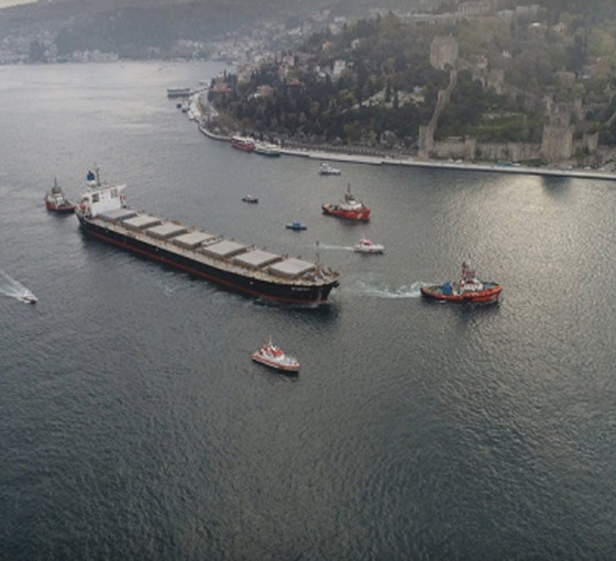 İstanbul Boğazı gemi trafiğine kapatıldı